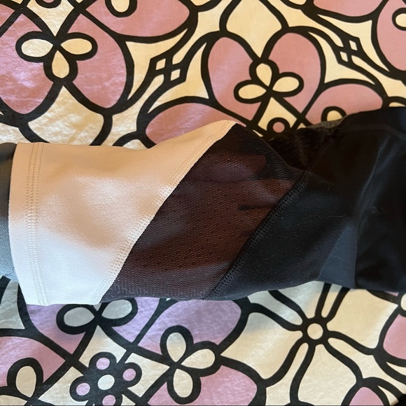 Athleta Capri Leggings! - Picture 4 of 11